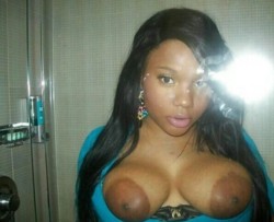 goodoldfashionedpancakes:  wow - some of the best areolas ive