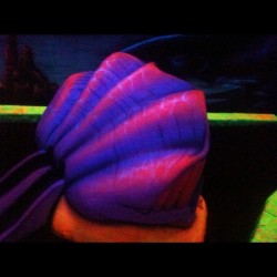 Huge clam! #minigolf #blacklight #ocean #fun #mma (Taken with