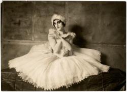 moika-palace:  Albert Carrol as Anna Pavlova. Island Street Follies,