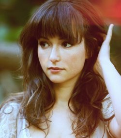 justenhn-blog:  Major girl crush on Milana Vayntrub