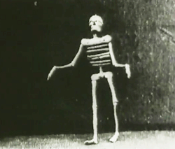 filmsploitation:  Le Squelette joyeux (1897) dir. Lumière