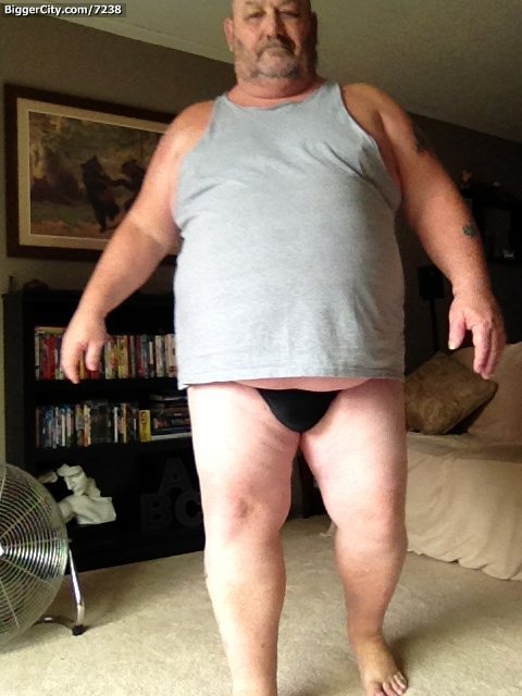 gotsilver:  cbdlover573:  Big daddy in black speedo  Superb!  Sexy Daddy Master!