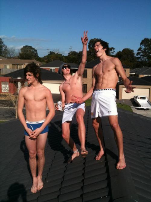 hotbeautifulboys:  Guys I have a roof, come dance on that 