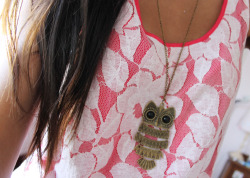 b4byniall:  i love my owl necklace C: 