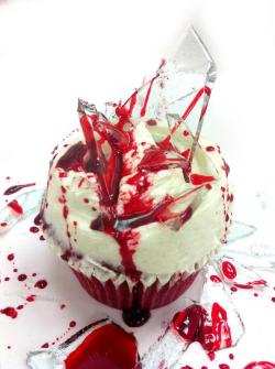 daria-m0rgendorffer:     Red Velvet with whipped vanilla icing,