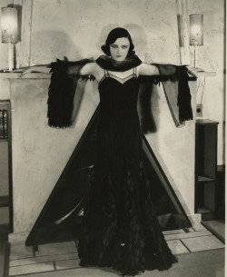 maudelynn:  Pola Negri in a promo photo for A Woman Commands