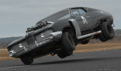 automotivated:  Putting the Mad Max 2 Landau replica up on