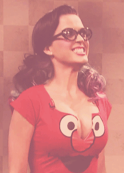 curvynerds:  That will make you want to tickle some Elmo right