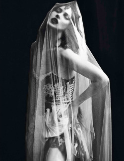 modne:  Saskia de Brauw by Mert & Marcus for Vogue Paris