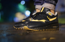 sweetsoles:  Nike Air Max 1 ‘Livestrong’ (by msgt16)