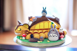 fuckyeahjapanandkorea:  Totoro & companies <3 by L’