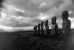 varietas:  Kenro Izu: Sacred Places - Easter Island, 1989.