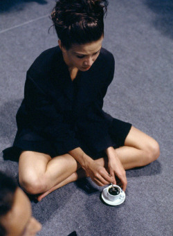 hoanbee:  backstage at yohji yamamoto a/w 1987 