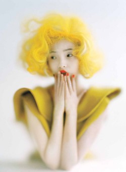 kunning:  Xiao Wen Ju by Tim Walker for Vogue, September 2012.