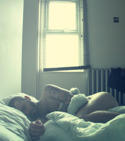 libracub:  If that was my boyfriend, I’d give him a good morning