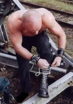 hooded-pervert:  (via TumbleOn) 