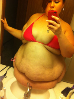 fatandhot:  bikini and double belly for the win!  WOW! dndem09: