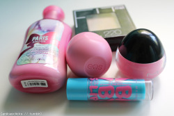 pinkeveryth1ng:  Pink / Girly blog   Baby Lips lip balm is AMAZING.