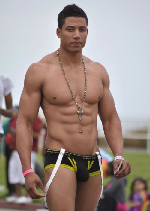 littleho36:  savvyifyanasty:  > fine af Follow me @ savvyifyanasty.tumblr.com  He did a solo in Bilatinmen.com  THAT BULGE 