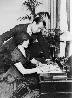 rudolphvalentino:  Rudolph Valentino and Natacha Rambova, ca.