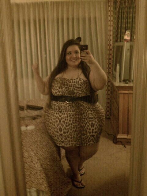 bunnybelliezbbw:  dankiibombshell:  Another skinny girl maxi dress turned into a fatty party dress! Old pic but you get the idea  She is so beautiful! :D 