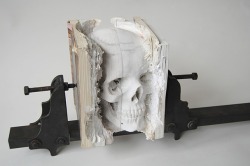 thatsnicebutimmarried:  mylifeasaheadcrab:   Skull sculpture