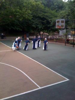 donutlikeu:  scraggay:  slam nunk  the score is 6 to nun  