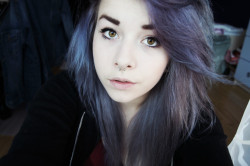 scary-ghosts:  /// vanilla-icinq i like this hair colour on