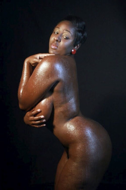 bbwluva74:  chimired:  http://chimired.tumblr.com/  Thick Ass