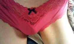 jeanettecd:  Another pair of new knickers. I like these. 1 of