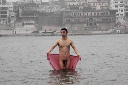 sentasart:Shen Wei: Self-portrait (Varanasi), 2012