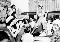 vintagegal:  Carmen Miranda dancing on a car, Hollywood, V-J