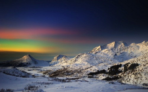 suffocating-sight:  Winter in Lofoten by steinliland on Flickr. 