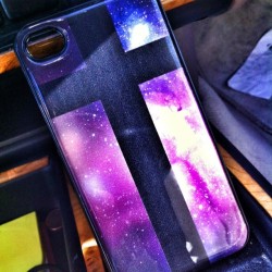 fevensolomon:  I seriously love my new case #galaxy #iphone #cross