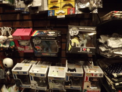 t–a–p–s:  Hot Topic in the Oaks mall in Thousand