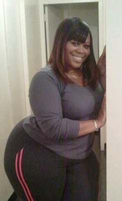 jazziedad:  amno7577:  Very cute &amp; curvy sista.  My Kinda BBW…………….