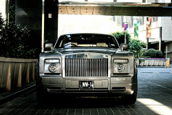 artoftheautomobile:  Rolls-Royce Phantom Drophead Coupé (Credit: