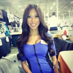 hothotasians:  It brightens my day when Asian babes like her