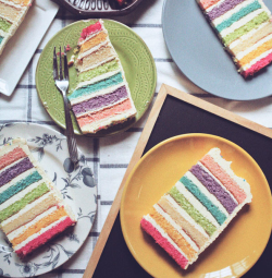 gastrogirl:  rainbow layer cake with cream cheese frosting. 