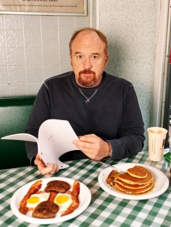 thevuas:  Comedian Louis CK, photographed at the Hudson Diner