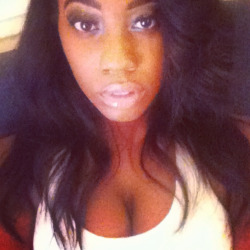 fuckyeahblackbeauties:  bombjess.tumblr.com 