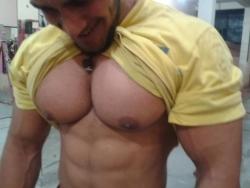 Those are seriously sexay tittays!