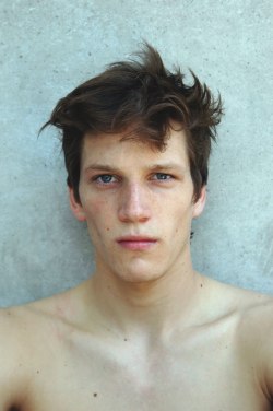 1001-men-our-generation:  Florian Van Bael (visit http://1001-men-our-generation.tumblr.com/ for