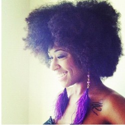 naturalhairdaily:  That fro though! @foxysfhotos #afro #teamnatural #Naturalhair 