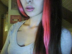 pinkzilla:  pink lips <3 