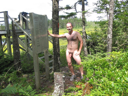 nooddood:  Looks like heâ€™s enjoying a nice nood hike in the woodsâ€¦ 