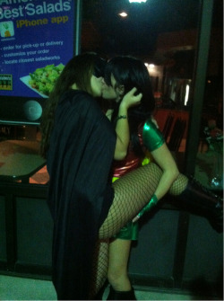 ilovelipsticklesbians:   Happy Halloween! http://peculiarities.tumblr.com 