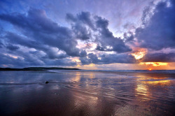 arabesquedream:  Borth Sunset by Mike Dorey on Flickr. 