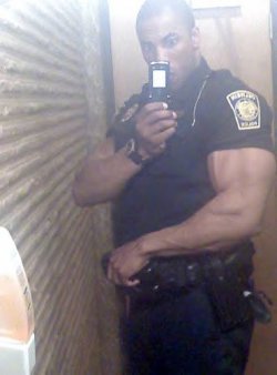 juseatthedamncake:  toxicenygma:  Mr. Officer sent me some pics,