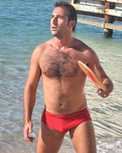 Natural speedo man. Yum!